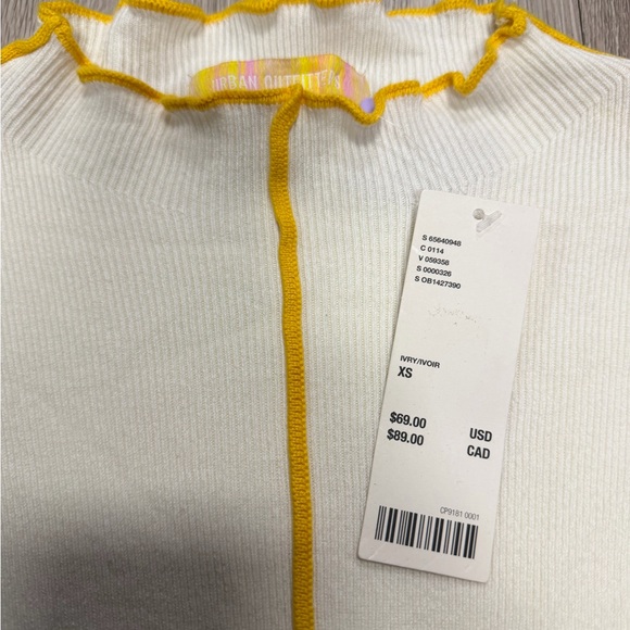 Urban Outfitters Zella Pullover Sweater NWT size XS - Picture 7 of 9